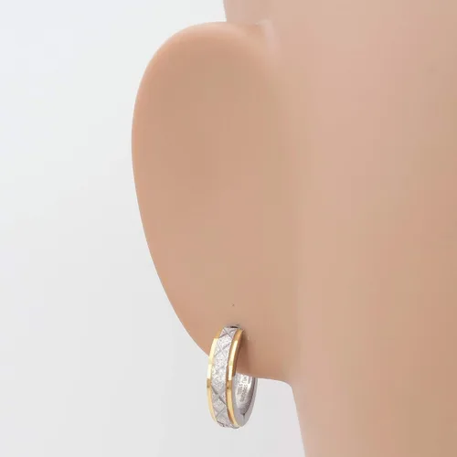 Vista 2 de Pendientes de aro para hombre de acero inoxidable con rayas cruzadas de oro negro plateado borde biselado 0.630 in