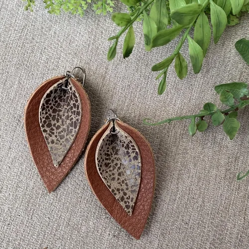 Vista 9 de Pendientes de hoja de cuero en capas para mujer