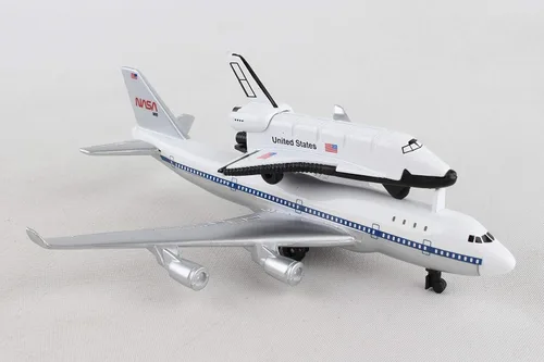 Vista 10 de Daron Space Mission - Juego de juguetes Boeing 747 y transbordador espacial, auténticas representaciones de naves espaciales, juegos empaquetados