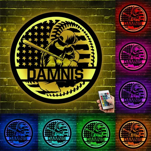 Vista 18 de Arte de Pared de Metal Personalizado de Béisbol con Bandera de EE.UU. con Luz LED, Letrero Personalizado con Nombre de Jugador de Sóftbol Americano