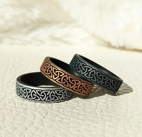 Vista 3 de Knot Theory Anillo de silicona Trinity and Celtic para hombres y mujeres, doble capa grabada, transpirable, ajuste cómodo, anillo de boda de goma