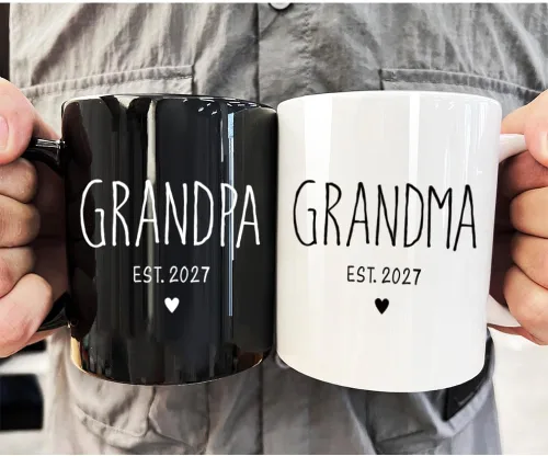 Vista 4 de FALJIOK Taza de café para abuelos, regalos por primera vez 2027, promocionado a abuelos, abuela y abuelo 2027, regalos de anuncio de embarazo