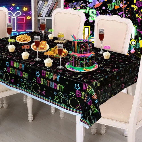 Vista 6 de Paquete de 3 suministros para manteles de fiesta que brillan en la oscuridad, mantel desechable de plástico neón, mantel rectangular con estampado