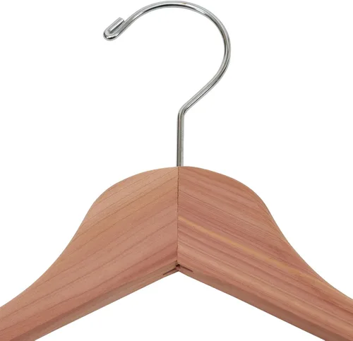 Vista 3 de Household Essentials 26140 CedarFresh - Juego de 4 perchas de madera de cedro rojo con barra fija y gancho giratorio, color marrón y rojo