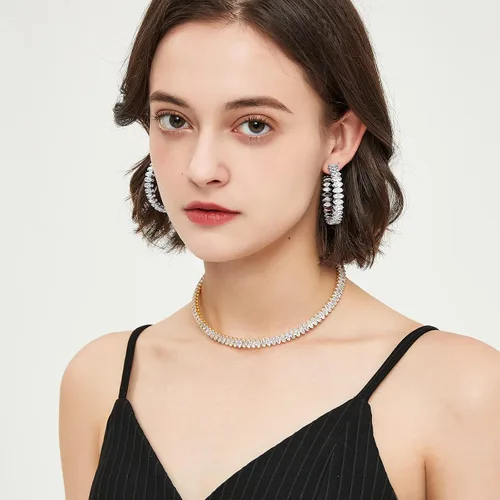 Vista 4 de AiliFe Gargantilla de circonita cúbica para mujeres y hombres, collar de tenis blanco brillante con diamantes de imitación falsos para novia, boda