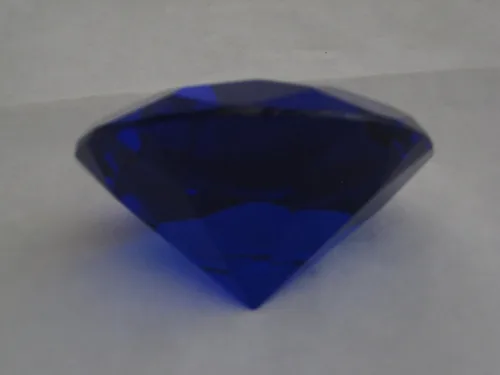 Vista 3 de 1 pisapapeles de cristal azul oscuro con forma de diamante de 3.15 pulgadas (3.150 in)