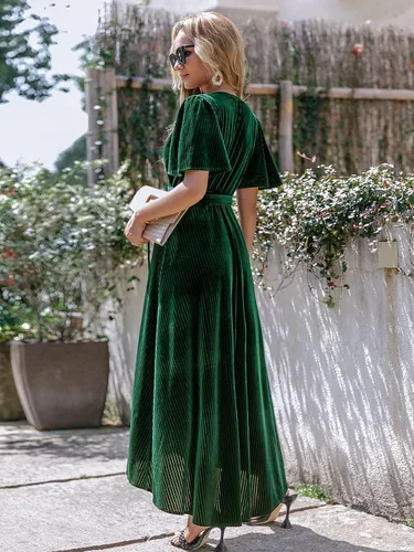 Vista 5 de BerryGo Vestido semiformal de terciopelo con cuello en V para mujer, vestido largo de cóctel para invitados de boda