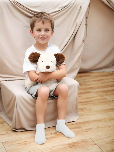 Vista 3 de URATOT 24 pares de calcetines de corte bajo para niños Calcetines tobilleros atléticos de media amortiguación para niños o niñas