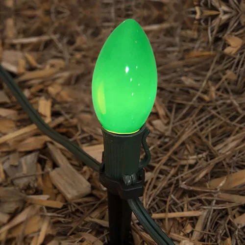 Vista 4 de Paquete de 25 bombillas C9 de cerámica verde de repuesto, bombilla de luz vintage incandescente para guirnalda de San Patricio, bombillas de luz