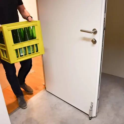 Vista 6 de Tope de puerta con patada - Tope de puerta resistente con patada y paso - Soporte de puerta operado con el pie para uso exterior y comercial, D&D