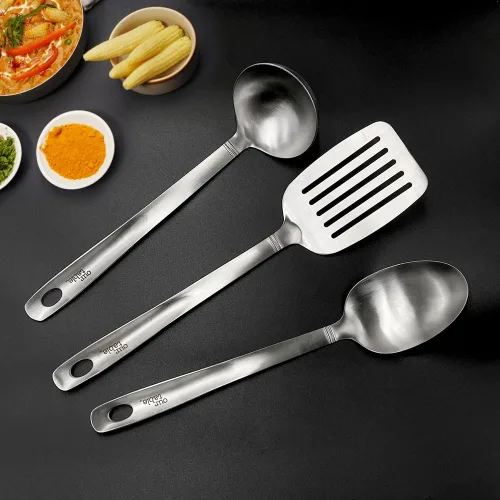 Vista 2 de Our Table - Juego de utensilios de acero inoxidable para cocinar y servir de 3 piezas, cucharón de sopa de cocina, cuchara de cocina, espátula