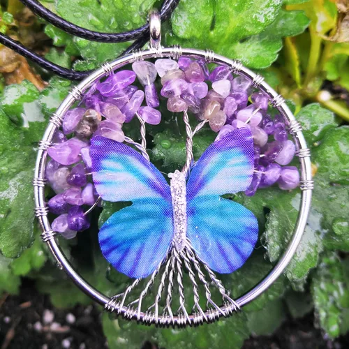 Vista 6 de Árbol de la vida de cristal con mariposa. Cristal curativo. Colgante de chakras de piedras preciosas. Collar Reiki. Joyería tallada para mujer