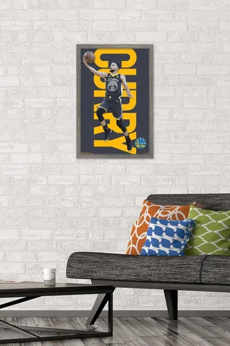 Vista 2 de Trends International NBA Golden State Warriors - Póster de pared de Stephen Curry 18, 14.725 x 22.375 pulgadas, versión enmarcada de madera
