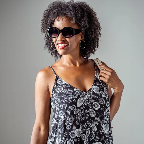 Vista 28 de OPTIMUM OPTICAL Gafas de sol protectoras UV atemporales para hombres y mujeres