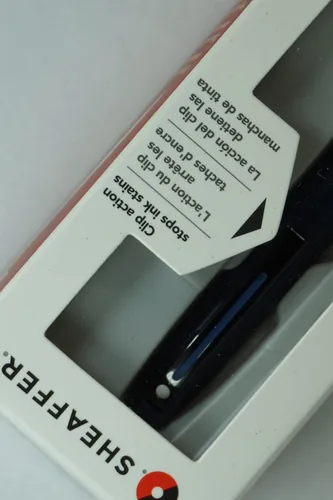 Vista 7 de Sheaffer Recordatorio Delgado, silueta elegante, innovador clip clickable mate lacado bolígrafo