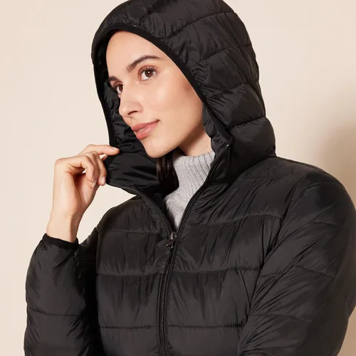 Vista 83 de Amazon Essentials - Abrigo acolchado, ligero y resistente al agua con capucha para mujer, disponible en talla extragrande