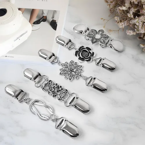 Vista 4 de J.CARP Dress Clips Sweater Clips Shawl Clips for Women, Vintage Cardigan Clip, Girls Brooch Clips for Clothing Pack of Four
