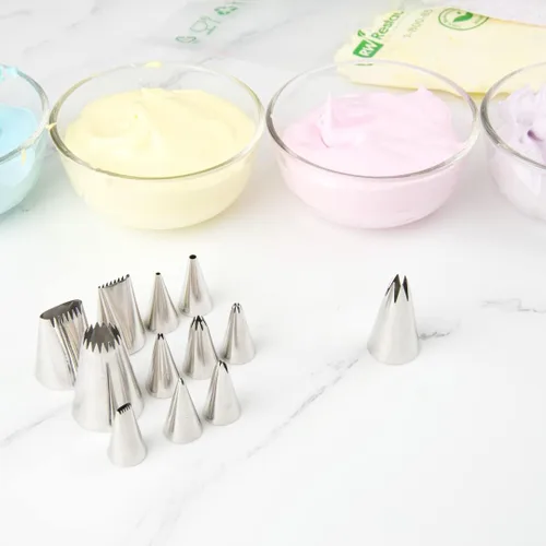 Vista 5 de Restaurantware Pastry Tek - Punta para decoración de 1 estrella abierta, punta de glaseado de acero inoxidable resistente a abolladuras, apta