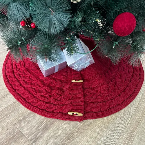 Vista 7 de 36-Inch Cable Sweater Knit Christmas Tree Skirt with Wooden Toggles, Burgundy
