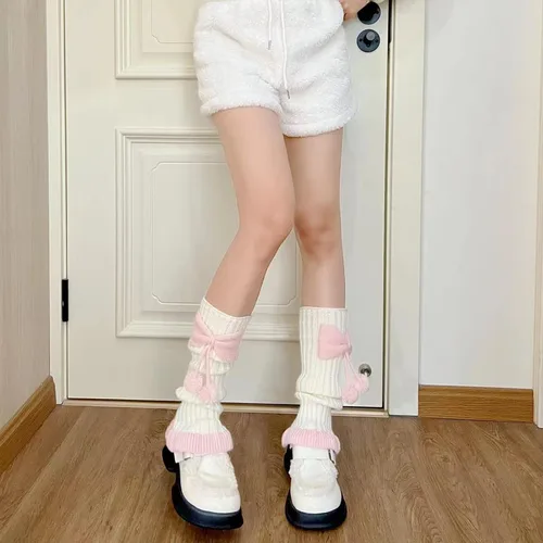 Vista 2 de Calcetines de punto kawaii para botas de punto estilo japonés para mujeres y niñas, de los años 90, calentadores de pierna góticos de ganchillo a