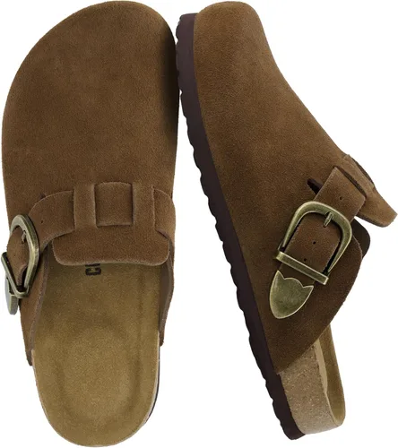 Vista 12 de CUSHIONAIRE Hamlet Zuecos de gamuza de cuero genuino para mujer, zapatos sin cordones con correa de hebilla de metal detallada y plantilla de espuma
