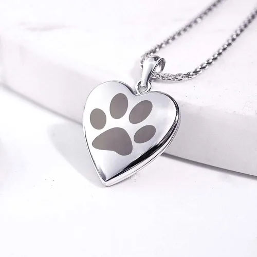 Vista 8 de PicturesOnGold.com Collar con dije de plata de ley con forma de corazón de pata de perro, incluye cadena de 18 pulgadas, Plata esterlina