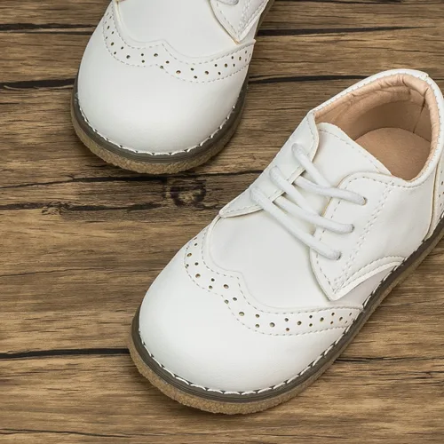 Vista 7 de Meckior Zapatos de vestir negros para niños y niñas, zapatos Oxford para boda, iglesia, zapatos de vestir de piel sintética, con cordones, uniforme