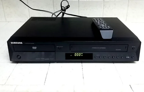 Vista 3 de Samsung DVD-V9700 Sintonizador 1080i Upconverting DVD VHS Combo Player