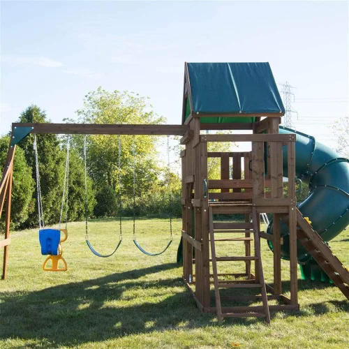 Vista 2 de Swing-N-Slide WS 8359 Tellico - Juego de columpios de madera para terraza con dos toboganes, pared de escalada y columpios, color marrón