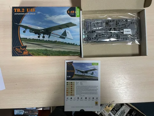 Vista 3 de CLEAR PROP CP4809-1/48 - Bayraktar TB.2 Vehículo aéreo no tripulado, kit de modelos de plástico