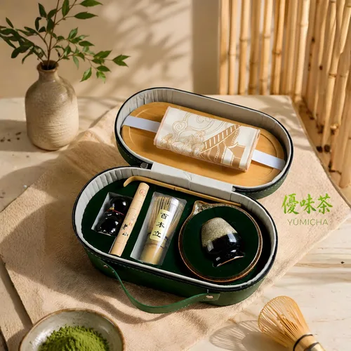 Vista 2 de Juego de batidor Matcha YMiga – Kit completo de matcha con batidor de bambú matcha, cuenco de cerámica matcha, tamiz y cucharada – Kit de Verde/Negro