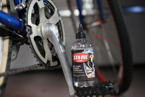 Vista 9 de STA-BIL SPORT Limpiador y lubricante para cadenas de bicicleta: evita el óxido en cadenas, cables y desviadores, lubricante premium, fácil