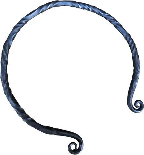 Vista 10 de NauticalMart Collar medieval de hierro tradicional celta torque torque, torque forjado a mano, torc nórdico medieval, cuello auténtico y anillo