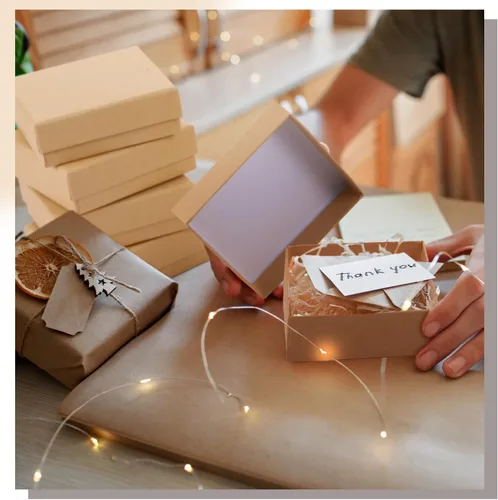 Vista 6 de Tenceur 60 cajas de regalo de joyería de 3.5 x 3.5 x 1 pulgadas, cajas de joyería de cartón, pequeñas cajas de regalo para joyas, aretes, collares