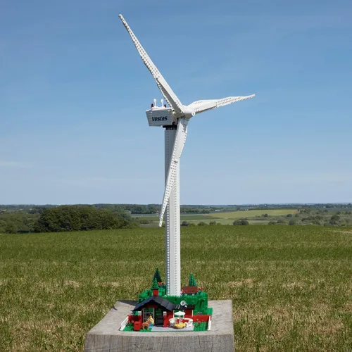 Vista 3 de LEGO Creator Expert Vestas Wind Turbine 10268 Kit de construcción (826 piezas)
