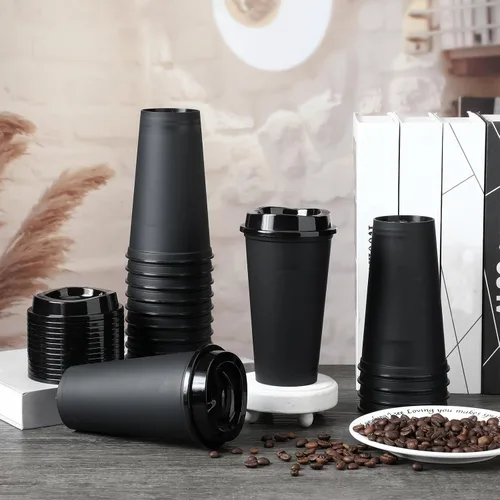 Vista 4 de Domensi Paquete de 15 tazas de café reutilizables con tapas, vasos de viaje desechables de 16 onzas, vasos de plástico a granel para llevar, vasos