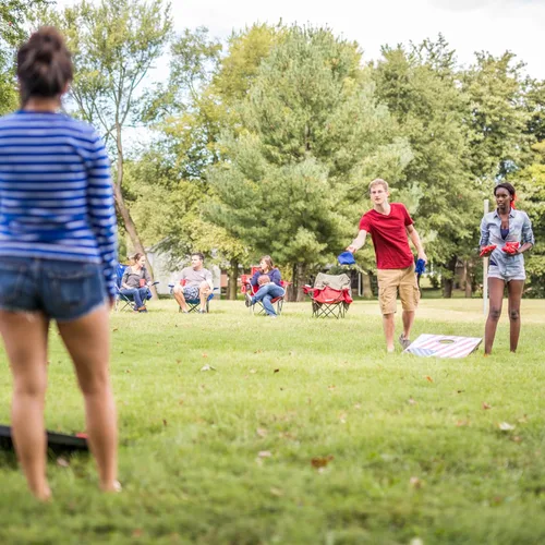 Vista 4 de Triumph Sports - Juegos prémium de 2 x 3 para jugar al cornhole, opciones LED disponibles, 8 bolsas de granos para lanzar y también incluye