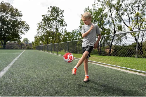 Vista 8 de SKLZ Star-Kick Touch - Entrenador de fútbol – Práctica de patadas y pases para jugadores jóvenes, perfecto para mejorar la coordinación pie-ojo