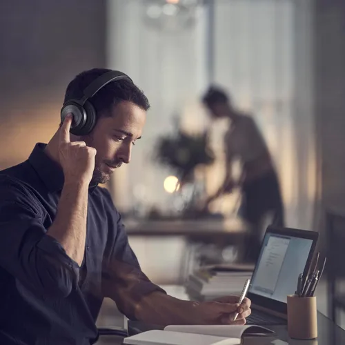 Vista 5 de Bang & Olufsen Beoplay HX – Cómodos auriculares inalámbricos con ANC para colocar sobre las orejas - Negro Antracita