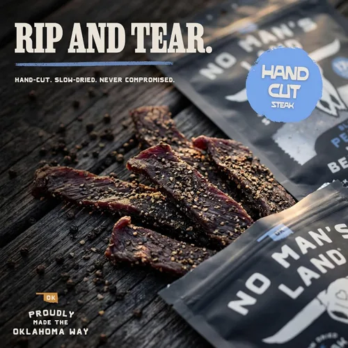 Vista 7 de No Mans Land Beef Jerky - Pimienta negra Tiras de carne seca secadas lentamente, ahumadas y sazonadas Bocadillo de carne de res alto