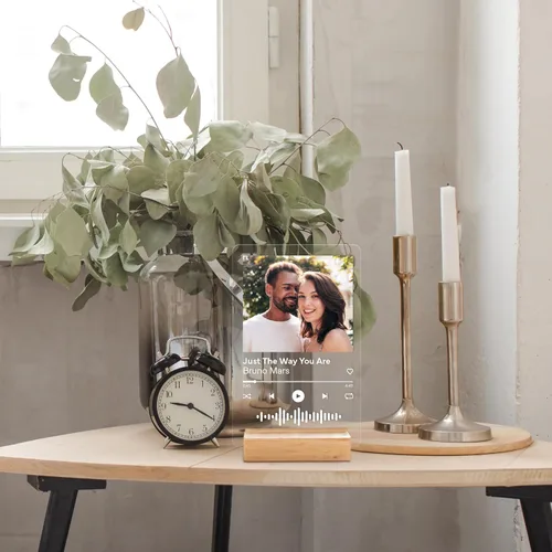 Vista 4 de Regalos personalizados para el día de San Valentín, placa acrílica personalizada para Spotify con foto y enlace de canción, llavero a juego
