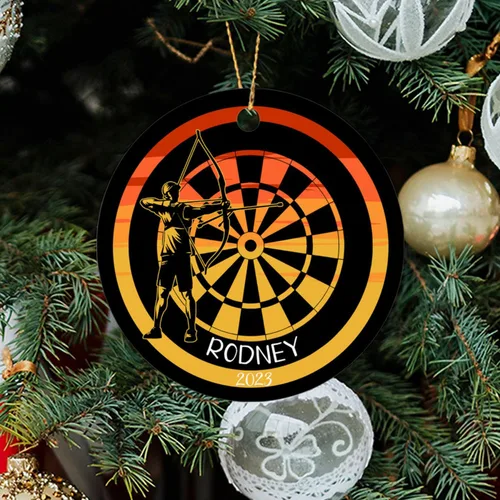 Vista 3 de Adorno personalizado de tiro con arco de Navidad 2025, adorno de Navidad con arco y flecha, regalo con nombre de arquero, año, adorno de jugador