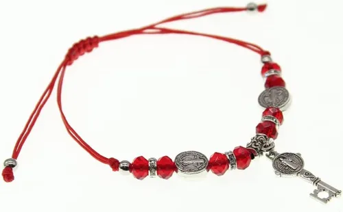 Vista 2 de Llave de San Benito en tono dorado y cuentas transparentes Pulsera de hilo rojo ajustable Pulsera De Hilo Rojo Llave De San Benito Para Proteccion Y