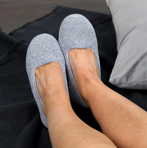 Vista 5 de Dearfoams - Rebecca Chenille cerrado espalda con pantuflas anchas