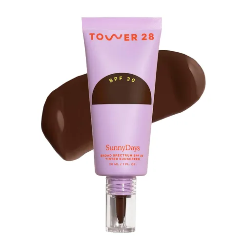 Vista 20 de Tower 28 Base de maquillaje con SPF 30, protector solar tintado SunnyDays 05 FAIRFAX