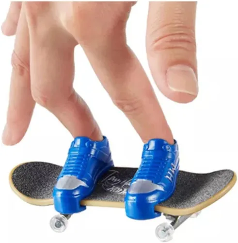 Vista 2 de Hot Wheels Skate Skullcon Skullcon Deora II - Vehículo de juguete para niños a partir de 5 años