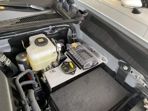 Vista 4 de Soporte de bloque de fusibles de alimentación auxiliar, diseño actualizado compatible con Toyota Tacoma de 3ª generación 2016-actual.