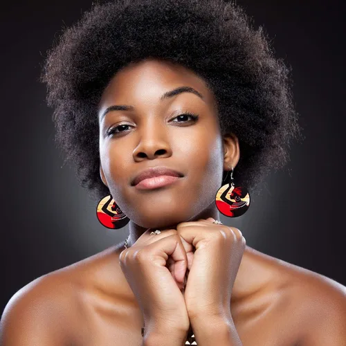 Vista 7 de 10 pares de aretes redondos africanos para mujer, de madera pintada, aretes de estilo étnico