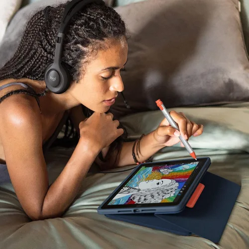 Vista 14 de Logitech Rugged Combo 3 Touch iPad® Funda de teclado con trackpad y conector inteligente para iPad (7ª, 8ª y 9ª generación) para educación - Azul