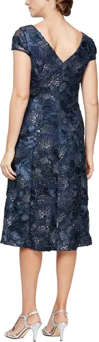 Vista 2 de Alex Evenings Vestidos cortos bordados para mujer